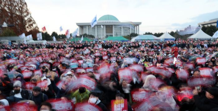 경제 정책 ‘올스톱’…초유의 준예산 편성 우려 직면