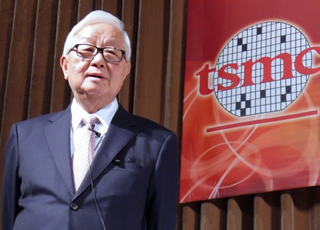 TSMC 창업자 “韓 정치, 삼성에 부정적…인텔은 AI 집중했어야”