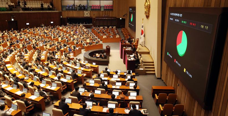 민주당, 헌정 초유 감액예산안 강행…여당행 임박에 입맛대로 추경 구상?