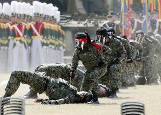 "부하 딸에게 '반란군 자식들아 꺼져라'"…명령 따른 장병 향한 도 넘은 비판