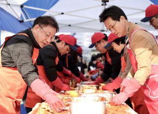 한전KDN, '노사합동 김장김치 나눔 행사'로 연말 나눔 활동