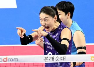 ‘김연경 5000점 돌파’ 흥국생명, 파죽의 개막 14연승