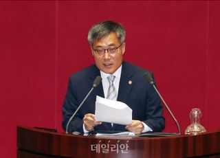 법무부 차관 "비상계엄 내란 혐의, 상당한 정도의 근거 있어"