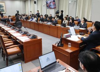 운영위, 여당·대통령실 불참해 파행…30일 비상계엄 현안질의 재추진