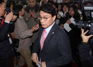 윤상현 "비대위원장 인선 위한 '원내·외 당협위원장 연석회의' 제안"