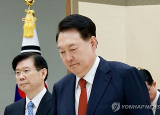 경찰 특수단, 대통령경호처장 소환…계엄 전후 尹 동선 재구성