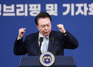 尹대통령, 일주일째 탄핵서류 거부