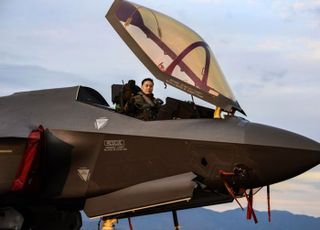 "적 일격필살"…F-35A 조종사 최초 탑건 탄생