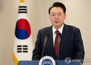 "헌재, 내년 4월 18일 전에 尹 탄핵심판 결론 내기 위해 속도전" [법조계에 물어보니 595]