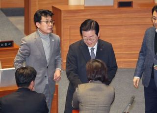 정치지도자 선호도 1위 이재명…중도층 못 잡는 이유는