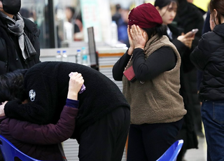 [제주항공 무안참사] "온전한 시신 5구 뿐"… 장례까지 최대 10일 소요