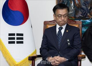 '연쇄 탄핵'에 국정 초토화?…최상목 탄핵 부담스러운 민주당