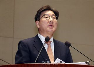 권성동 "최상목 대행의 헌법재판관 임명 '강한 유감'"