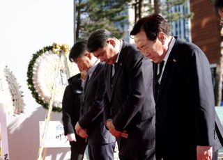 김기문 중기중앙회장, 제주항공 참사 합동 분향소 조문