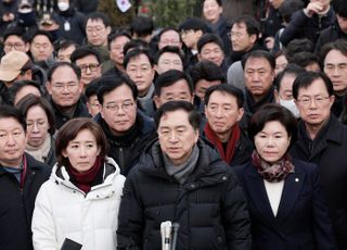 "잘하고 있다 착각할까봐 걱정"…與 지지율 상승에도 일각선 속앓이 [정국 기상대]