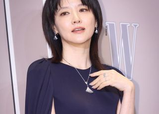 이영애, 21년 만에 연극 복귀할까…‘헤다 가블러’ 출연 논의 중