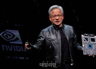 [특징주] 젠슨 황 “양자컴 상용화 20년” 발언에 테마주 급락