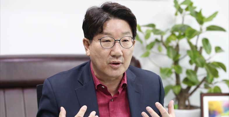 권성동 "헌재사무처장이 진행 중 재판에 판단? 공정성 심각히 훼손"