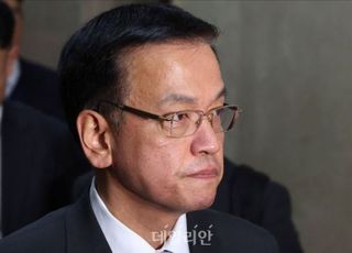 국정장악력 높이는 최상목…여야 사이에선 '줄타기'