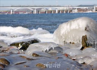 [오늘 날씨] 출근길 '영하 15도' 중부 곳곳 눈 소식...겨울철 심해지는 '소화불량' 예방법은?