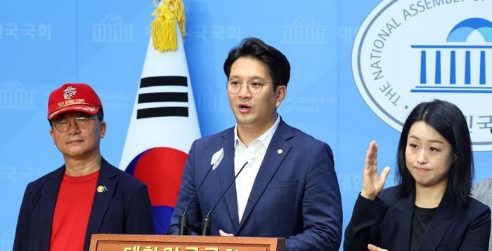 여권 인사들 '민주당 카톡 검열'에 일제히 반박…"북한 만들어 이재명 숭배시키나"