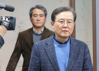 尹 측 윤갑근·배보윤·송진호, 공수처에 변호인 선임계 제출