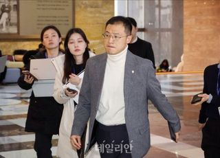 당론 놓고 시끌…국민의힘 의총서 "김상욱 정치 잘못 배웠다"