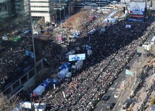 주말 서울 도심서 대규모 尹 탄핵 찬반 집회 예정…극심한 교통혼잡 예상