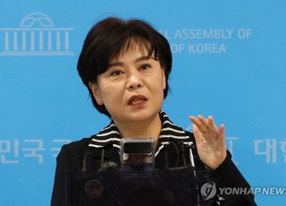 윤희숙 "이재명, 경제관 홱홱 바뀌는 다중인격…우리 경제 길목 막아"