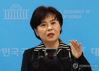 윤희숙 "이재명, 경제관 홱홱 바뀌는 다중인격…우리 경제 길목 막아"