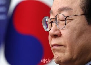 與 "규제로 기업 옥죄던 이재명의 흑묘백묘, 립서비스 아닌가"