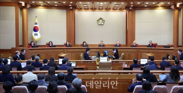 국민의힘, 헌법재판관 편향성 총공세…"헌재 아니라 '우리법재판소'"