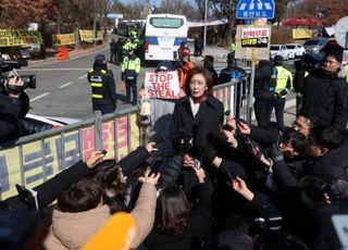 [데일리안 오늘뉴스 종합] 尹, 권영세·권성동·나경원 만나 "계엄으로 野 국정마비 행태 국민이 알게 돼 다행",캐나다 3성 장군'이 합참의장과 최전방 찾은 배경 등