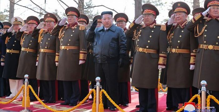 '핵무력' 의지 굳히는 김정은…연일 트럼프와 신경전