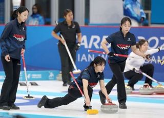 ‘금메달 겨냥’ 여자 컬링, 홍콩 완파하고 4연승…11일 4연승 중국과 충돌 [하얼빈 동계AG]