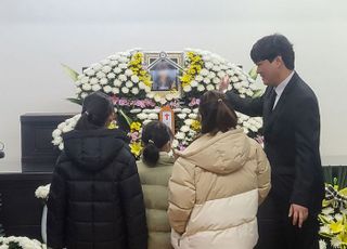 대전 피살 초등생 父 "현장 소리 다 들어…우울증 교사가 죄 없는 딸 죽여"