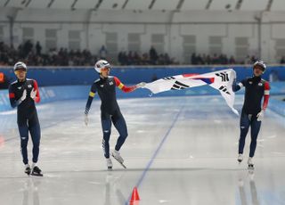 36세 이승훈, 팀추월 은메달로 최다 메달 신기록…여자팀은 동메달 [하얼빈 동계AG]