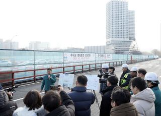 성남시, 수내교 분당 방향 가설교량 설치 완료…4차로 임시도로 개통