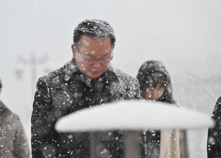 김부겸 "추경 언제까지 정쟁?…민주당 통큰 양보하고 '25만원' 고집 버려야"