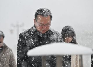 김부겸 "추경 언제까지 정쟁?…민주당 통큰 양보하고 '25만원' 고집 버려야"