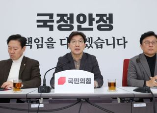 권성동 "특검법 관철하려 뇌피셜"…'尹 명태균 막으려 계엄' 野 주장 반박