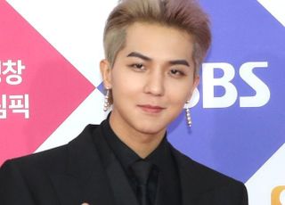 ‘부실 복무 의혹’ 송민호, 2차 경찰 조사…“조만간 결론”