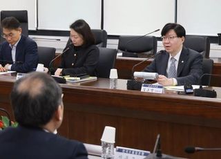 금융위, 경기침체에 4월까지 정책금융 122조 조기집행