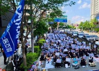 [단독] 벤츠 직판제 앞두고…최대 딜러 한성차, 조기 임단협 '강수'