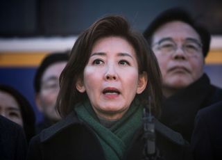 [대권 가는 길 ⑫] 당원들의 '아픈 손가락' 나경원, 국민 지지율 끌어올릴 복안은