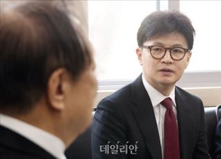 한동훈 "이재명, 범죄 피하겠다고 개헌 침묵…국민이 받아들이지 않을 것"