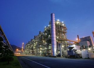 [韓 제조업, 이러다 다 죽어⑤] 경기 침체·中 공급과잉·정책 부재…삼중고 빠진 석유화학업계