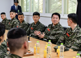 안철수, 해병대 방문…"방산투자 늘려 국방력 키워야"