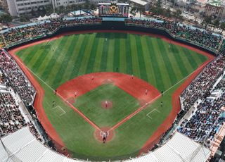 ‘KBO 1000만 관중 시즌2’ 꿈 아닌 현실 되려면? [기자수첩-스포츠]