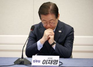 "통합은 쇼"…이재명, '검찰·비명계 내통' 발언 후폭풍에 '모르쇠' 일관